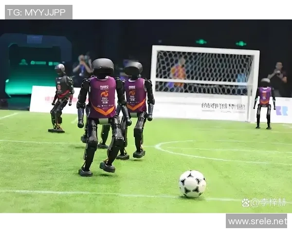 当年绿茵场英姿飒爽的足球巨星如今变胖卡通趣味十足