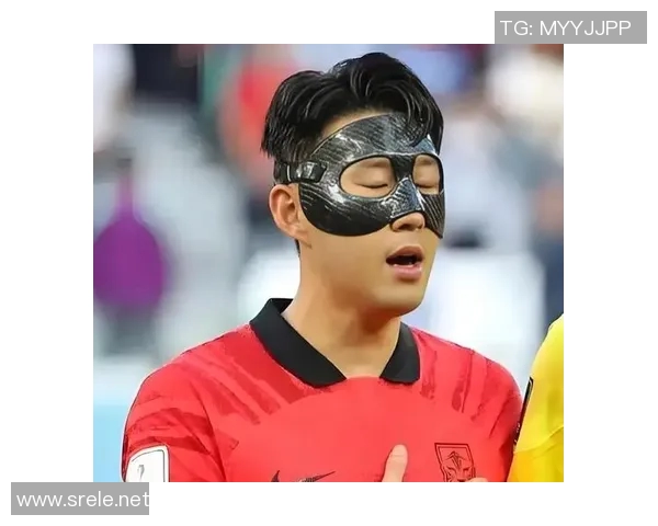 斜眼足球明星：突破偏见与挑战，展现不屈精神的运动传奇